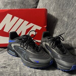 Nike Men's Black and Blue Air Max Fire Sneakers Size 11